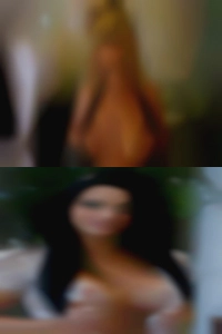 Domestic the woman MFM threesome focusing on fuck in bedroom.